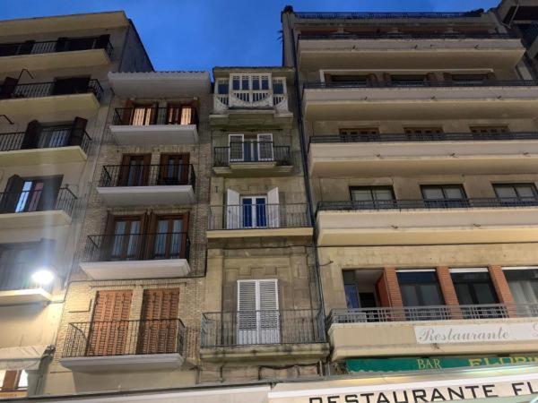Erdizka, Centrico Apartamento Turistico Con La Mejor Vista Plaza De Los Fueros Estella Εξωτερικό φωτογραφία